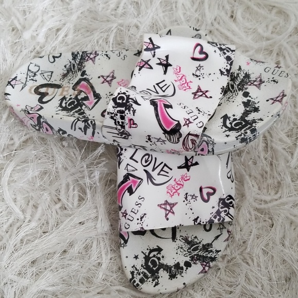 Guess slide sandals size 5. - Picture 3 of 3